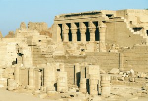埃及，丹德拉（Dendera），哈托尔神庙 作者 沃尔特·查尔斯·米尔斯