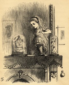 爱丽丝在镜子屋里，来自刘易斯卡罗尔（1832-98）的“穿越镜子”的插图首次出版于1871年 作者 约翰·坦尼尔