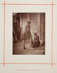 独立鞋黑，1877年。 作者 约翰汤姆森