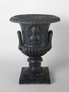 华盛顿花瓶c。 1862（铸铁） 作者 乔丹·莫特（Jordan L.Mott）
