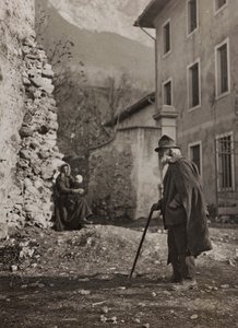 专辑“Meine weltkriegs - Erinnerungen South-West Front (Carinthia, Italien, South Tyrol) (My world war - memory of the South-Western Front in Carinthia, Italy, Trentino-Alto Adige) 31/03/1915-12/11/ 1918 - Josef Zohles Wien”：乡间小路上的老人（ 作者 约瑟夫·佐尔斯（Josef Zohles）