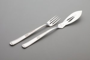 两件 "Muster Nr. 2000 "餐具：1把鱼刀 作者 约瑟夫·玛丽亚·奥尔布里希