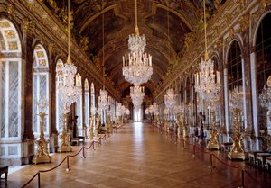 Architecture: view of the Galerie des Glaces in Versailles restored by architect Jules Hardouin-Mansart and built from 1678 to 1684. Versailles Castle, Versailles