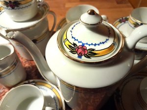 装饰艺术茶具，2023 年（照片） 作者 