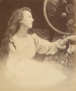 百合花伊莱恩--阿斯托拉特的女仆，1874年。 作者 朱莉娅·玛格丽特·卡梅伦