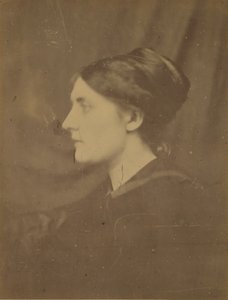 [不明身份的女人的轮廓]，1866-68。 作者 朱莉娅·玛格丽特·卡梅伦