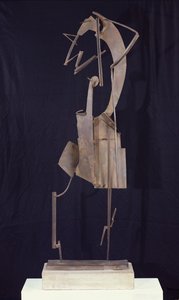 女人安排她的头发，1929-30（金属）