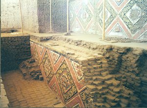 金字塔内部，可能是莫切人建造的神庙建筑群，约公元 200-500 年（照片）（详见 138729） 作者 凯蒂·阿滕伯勒