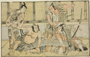 演员 Ichikawa Yaozo II 饰演 Kujaku no Saburo、Matsumoto Koshiro II 饰演 Hata no Daizen Taketora、Nakajima Mihoemon II 饰演 Aramaki Mimishiro，以及 Nakamura Shocho I 饰演 Ki no Tsurayuki（从右至左），在 "Kuni no Hana Ono no Itsumoji "剧中饰演 "泷"。 作者 胜川俊章
