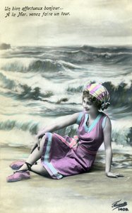 海滩上的女人，约 20 世纪初（明信片）