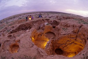 希克米姆，约公元前 4200 年，带地下储藏室的铜器时代村庄，以色列 作者 肯尼思·加勒特