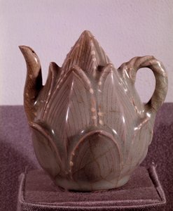 Art coreen: 莲花形式的versoir。直径。10,2 cm 高丽时期，12世纪末。韩国国家博物馆