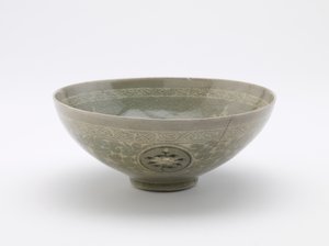 碗，十三世纪上半叶 作者 韩国学校