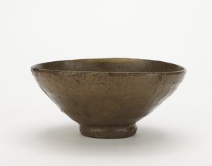 碗，十四世纪末至十五世纪初（带有木灰釉料的stone器） 作者 韩国学校