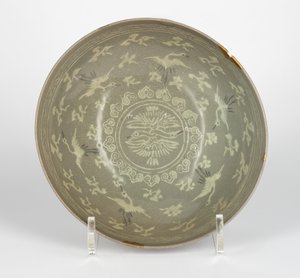 带起重机和云的碗，约1150-1200年