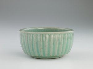模制和切割竹制装饰碗 作者 韩国学校