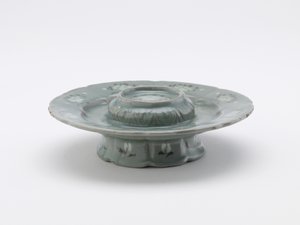 高丽时期的杯架，12世纪下半叶（陶瓷） 作者 韩国学校