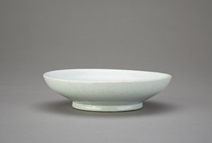 标有日期为1832、1832的盘碟 作者 韩国学校