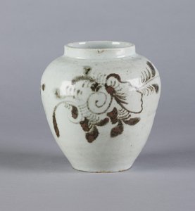 罐子与花卉设计，易经，1392年至1910年（陶瓷）