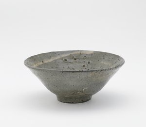 茶碗，Totoya型，Kyongsang Namdo省，韩国，Choson时期，16世纪末至17世纪初（在长石釉下用拉丝装饰的粗陶器） 作者 韩国学校