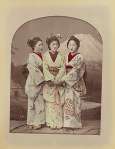 [三个女孩]