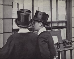 伊顿的Spottiswoodes窗口（黑白照片）。 作者 拉斯洛·莫霍利·纳吉（Laszlo Moholy Nagy）