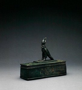 猎鹰灵位（青铜）（青铜）。 作者 晚期埃及人