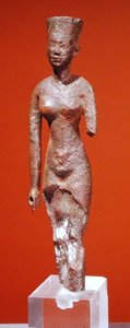 女神雕像（铜质 作者 晚期埃及人
