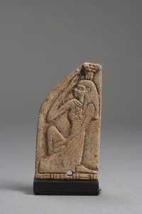 Nephthys牌匾（彩陶）（另见325655,325657和325658）