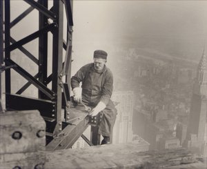 1930年在建的帝国大厦 作者 刘易斯·威克斯·海恩