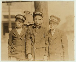 1913年，佛罗里达州杰克逊维尔的信使男孩 作者 刘易斯·威克斯·海恩