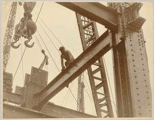 帝国大厦的工人，约1930年 作者 刘易斯·威克斯·海恩