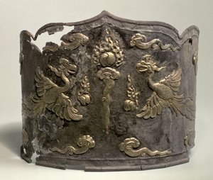 10至11世纪的辽代银器和包裹镀金皇冠