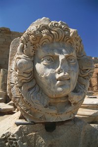 利比亚、的黎波里塔尼亚、Leptis Magna、Severan 论坛、Nereid 头 作者 未知未知