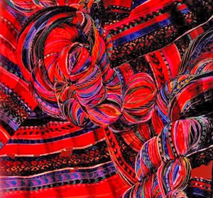红色吊床》，2004 年（混合媒介） 作者 琳达·亚瑟（Linda Arthur）