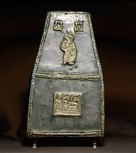 中世纪考古（中世纪）。 伦巴第的野蛮艺术：接收遗物的银盒（reliquary）。 伦巴第艺术，8 至 9 世纪。 钱。 Cividale del Friuli，克雷蒂安博物馆，大教堂的宝藏