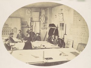[查尔斯-卡尼尔在设计新巴黎歌剧院时在起草室]，约1870年。