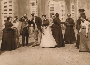 1937年，人们在户外聚会。