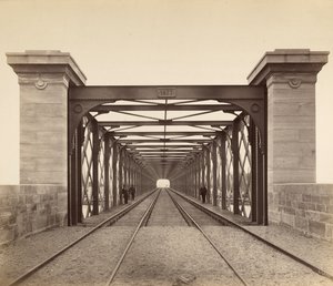 [迪南La Fontaine-des-Eaux的铁路高架桥，1879-80年 作者 路易斯·拉方