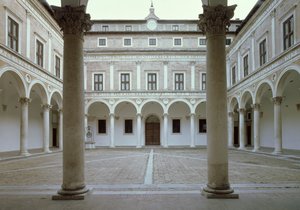 观点的Cortile d&39;Onore（荣誉庭院）c.1470-75