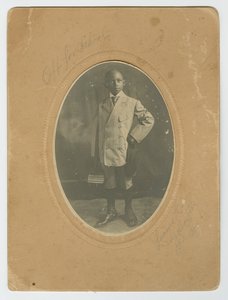 小卢修斯-哈珀去学校的照片，约1910年。 作者 卢修斯·哈珀
