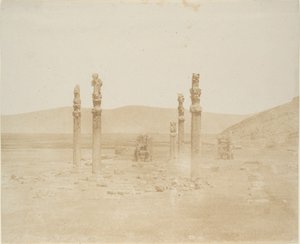 波斯波利斯第一层平台上的瑞恩，1858年。 作者 路易吉·佩斯