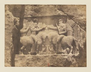 查看10-Naqsh-e Rostam。岩石浮雕。阿赫拉-马自达神（Ahura-Mazda）在Ardeshir I的就职典礼上 作者 路易吉·佩斯