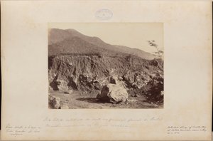 对红门冰川地层切口的详细研究，显示了不规则的岩块