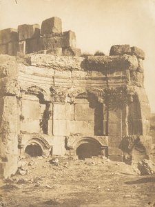 巴勒贝克的神庙围墙的半圆，1850年9月15日。 作者 马克西姆·杜营