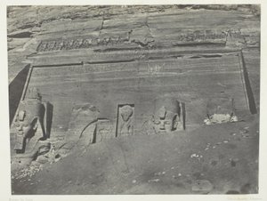 伊布桑布尔，Vue Générale Du Grand Spéos De Phrè；努比，《埃及、努比、巴勒斯坦和叙利亚》（1852 年）画册中的第 102 幅图版 作者 马克西姆·杜营
