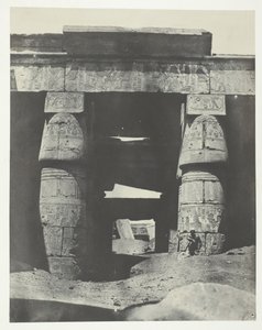 卡纳克，康斯神庙的门廊，底比斯，184951年，1852年印刷。 作者 马克西姆·杜营