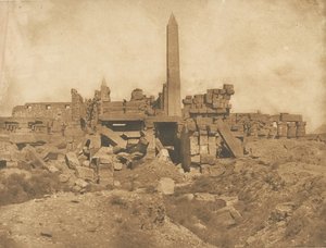 卡纳克宫遗址--从圣殿的尽头看，1849-50年。 作者 马克西姆·杜营