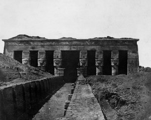 登德尔神庙，上埃及，1852年 作者 马克西姆·杜营