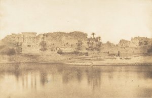 菲莱岛的概貌，从东面拍摄，1849-50。 作者 马克西姆·杜营